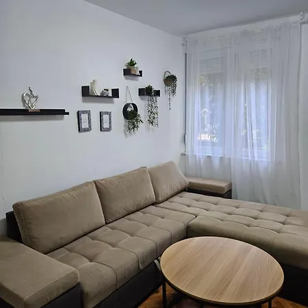 Mia Apartman *