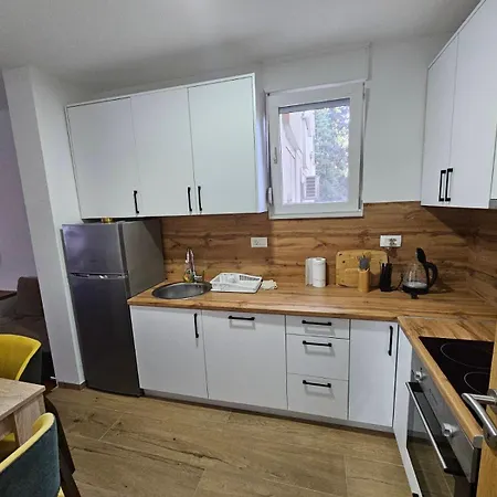 Mia Apartman *